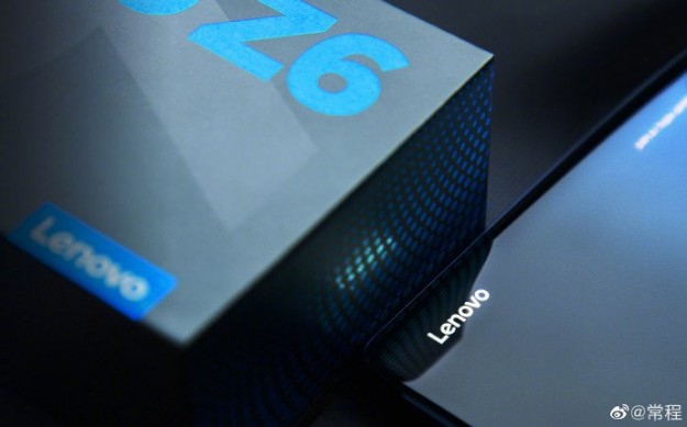 Вице-президент Lenovo показал новый смартфон флагманского семейства Z6