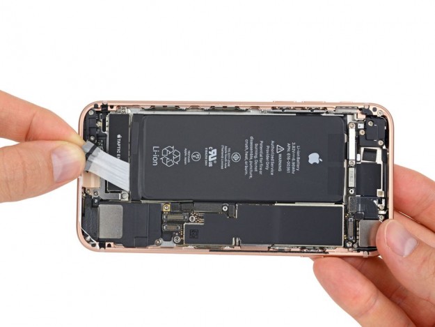 Apple не хватает деталей для новых iPhone