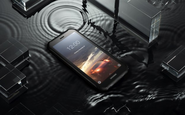Старт продаж модульного DOOGEE S90 Pro и противоударного смартфона с NFC –S40