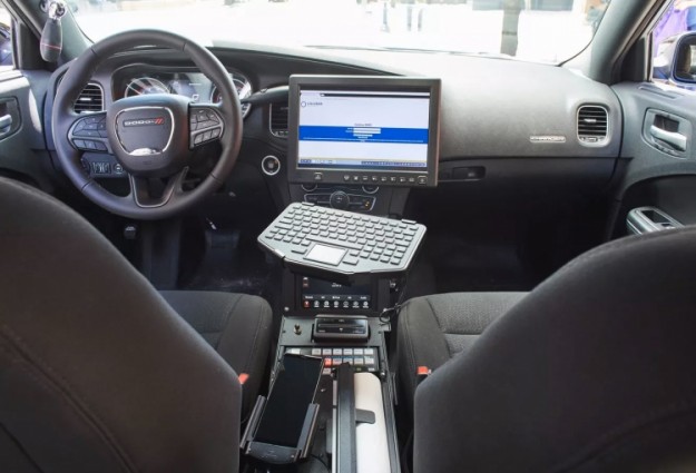 Чикагская полиция пробует Samsung DeX как замену громоздким автомобильным компьютерам