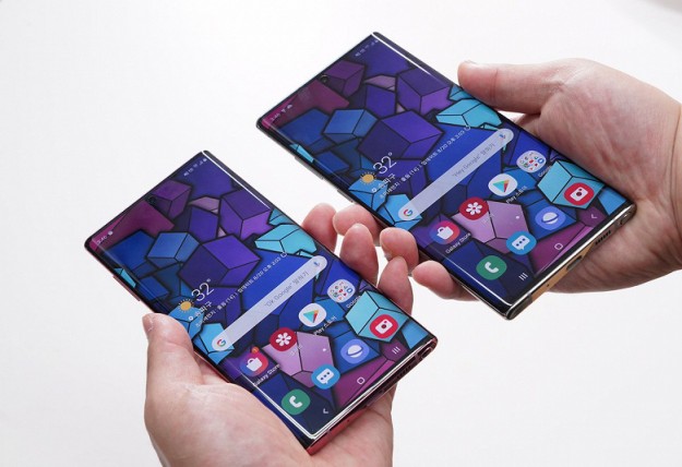 Samsung готовит OLED-панели нового поколения для Galaxy S11