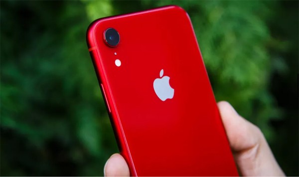 Apple вернула самую скандальную функцию в самый популярный iPhone. Будем покупать?