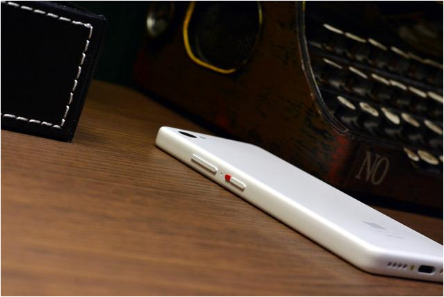 Анонсировал смартфон-пульт Xiaomi Qin 2 Pro без фронтальной камеры