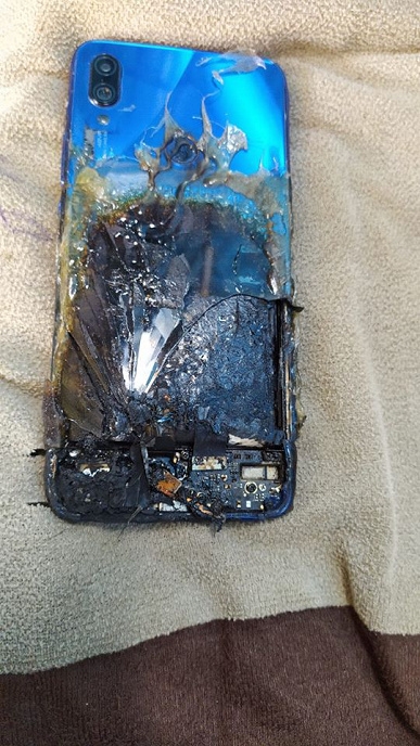 Xiaomi Redmi Note 7S загорелся у пользователя, но Xiaomi это не волнует
