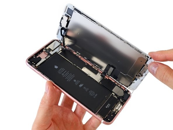 Полезно от Allphone.kz: Можно ли починить iPhone 7 после попадания влаги?!