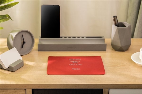 Meizu анонсировала набор аксессуаров для рабочего стола 2020 New Year Gift Box