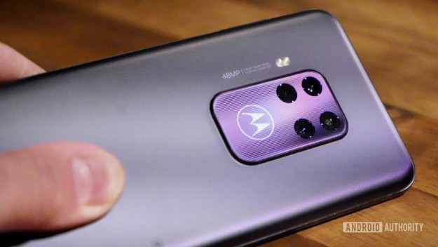 Motorola представит первый за долгое время смартфон премиум-класса, но уже не на MWC 2020