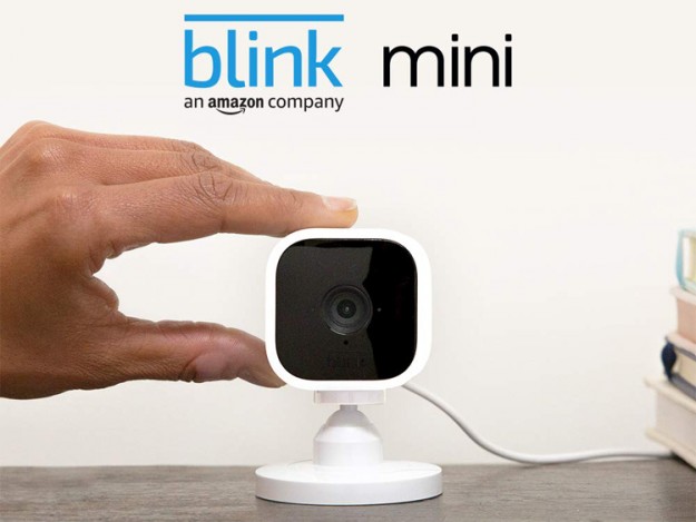 Компактная камера наблюдения Amazon Blink Mini стоит $35