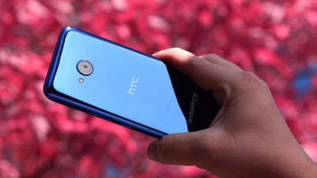 Худший месяц за 23 года существования: бизнес HTC продолжает рушиться