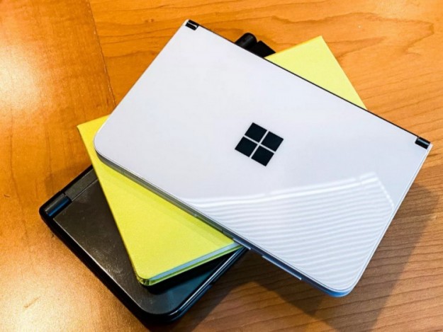 Внутренности смартфона-книжки Microsoft Surface Duo показались на фото