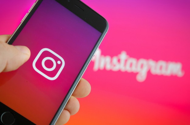 Facebook обвинили в слежке за пользователями Instagram через камеру смартфона