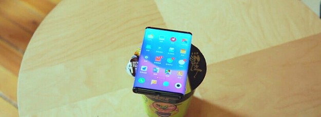 Смартфон Xiaomi с гибким экраном засветился в коде MIUI 12. У него ОС Android 11 и камера разрешением 108 Мп