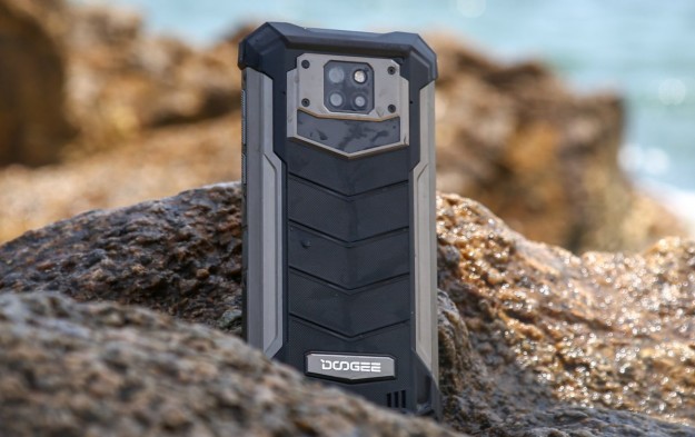 DOOGEE представляет смартфон S88 Plus с IP69K, тройной камерой, уникальной светодиодной подсветкой и 10 000 мАч