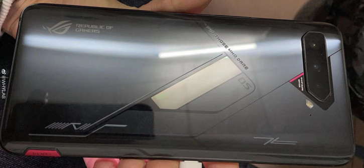 ASUS ROG Phone 5 с таинственной кнопкой показался на живом фото