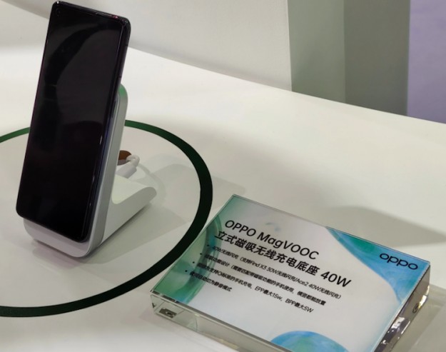 Oppo стала ещё одной компанией, скопировавшей магнитную беспроводную зарядку Apple MagSafe