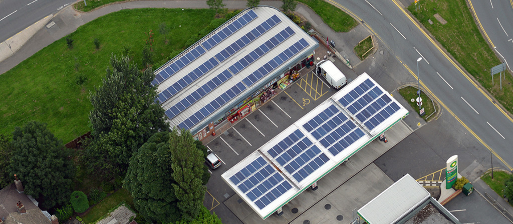 Промышленная солнечная электростанция для АЗС: как просто сэкономить на электричестве