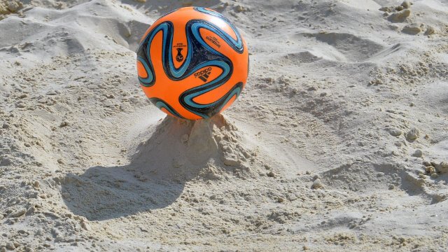 Ставки на пляжный футбол: аспекты и виды